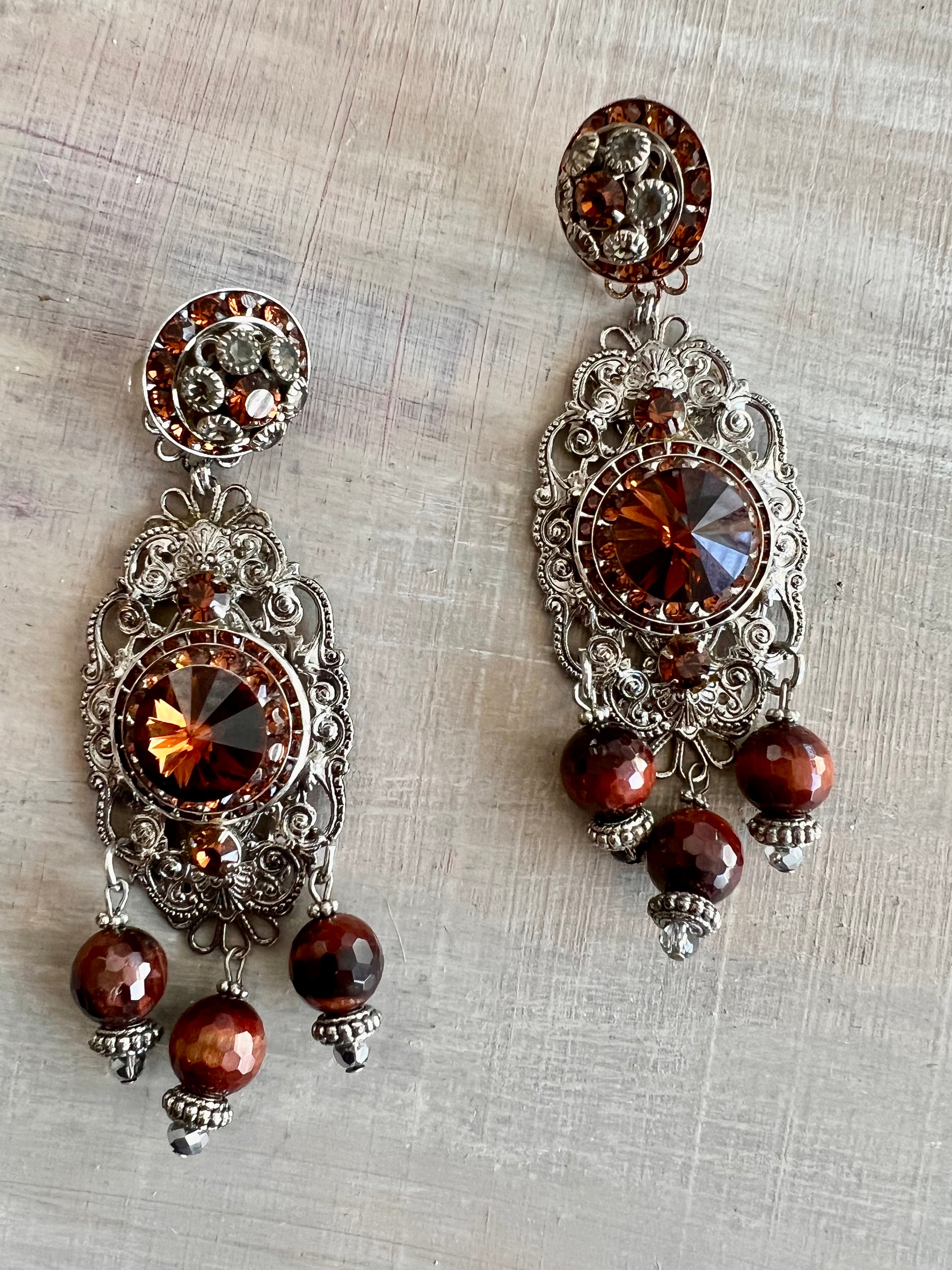 RGS-E009: Handcrafted Crystal Earrings
