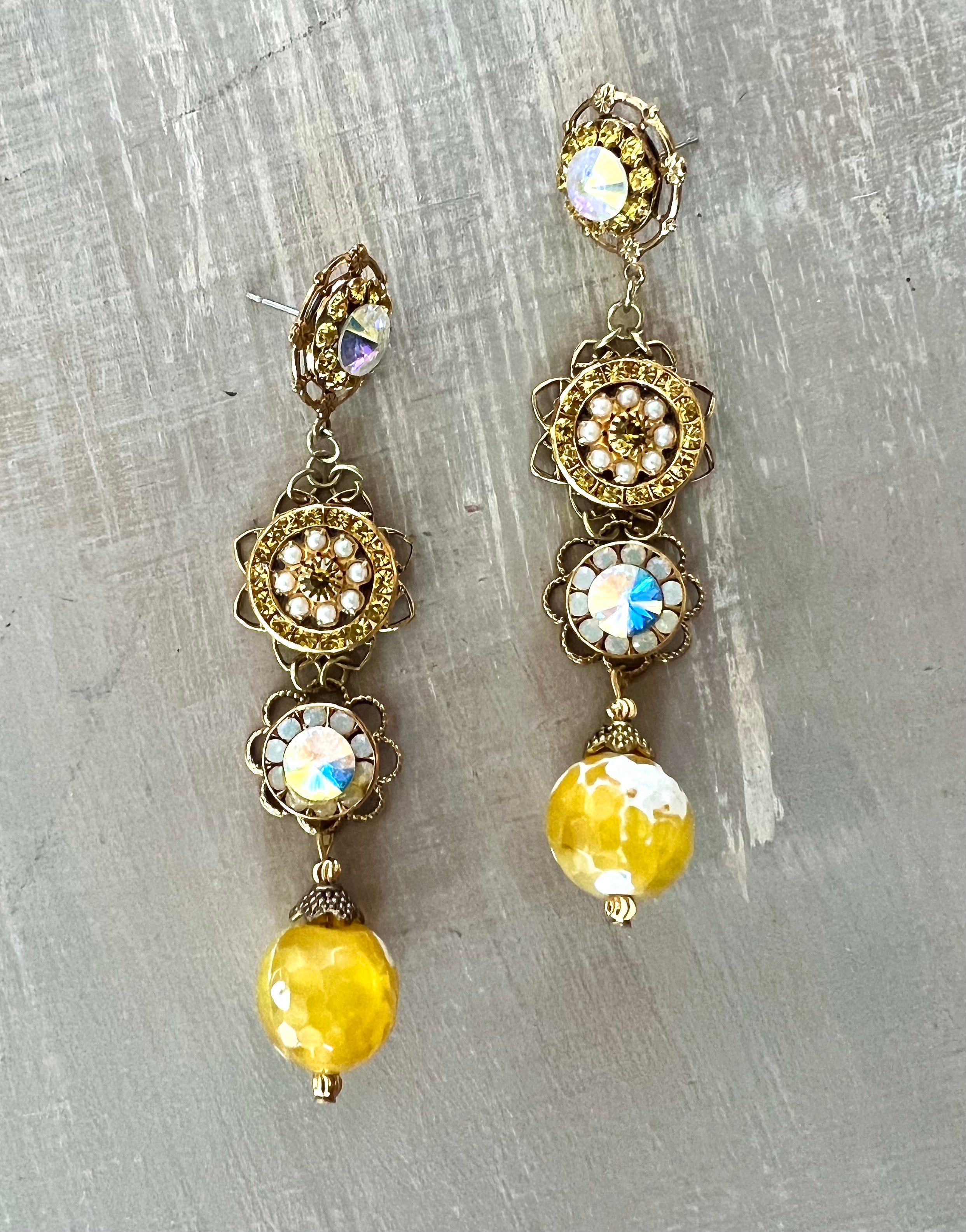 RGS-E041: Handcrafted Crystal Earrings