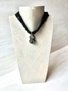 RGS-N007: Handcrafted Crystal Necklace