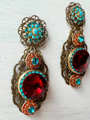 RGS-E037: Handcrafted Crystal Earrings