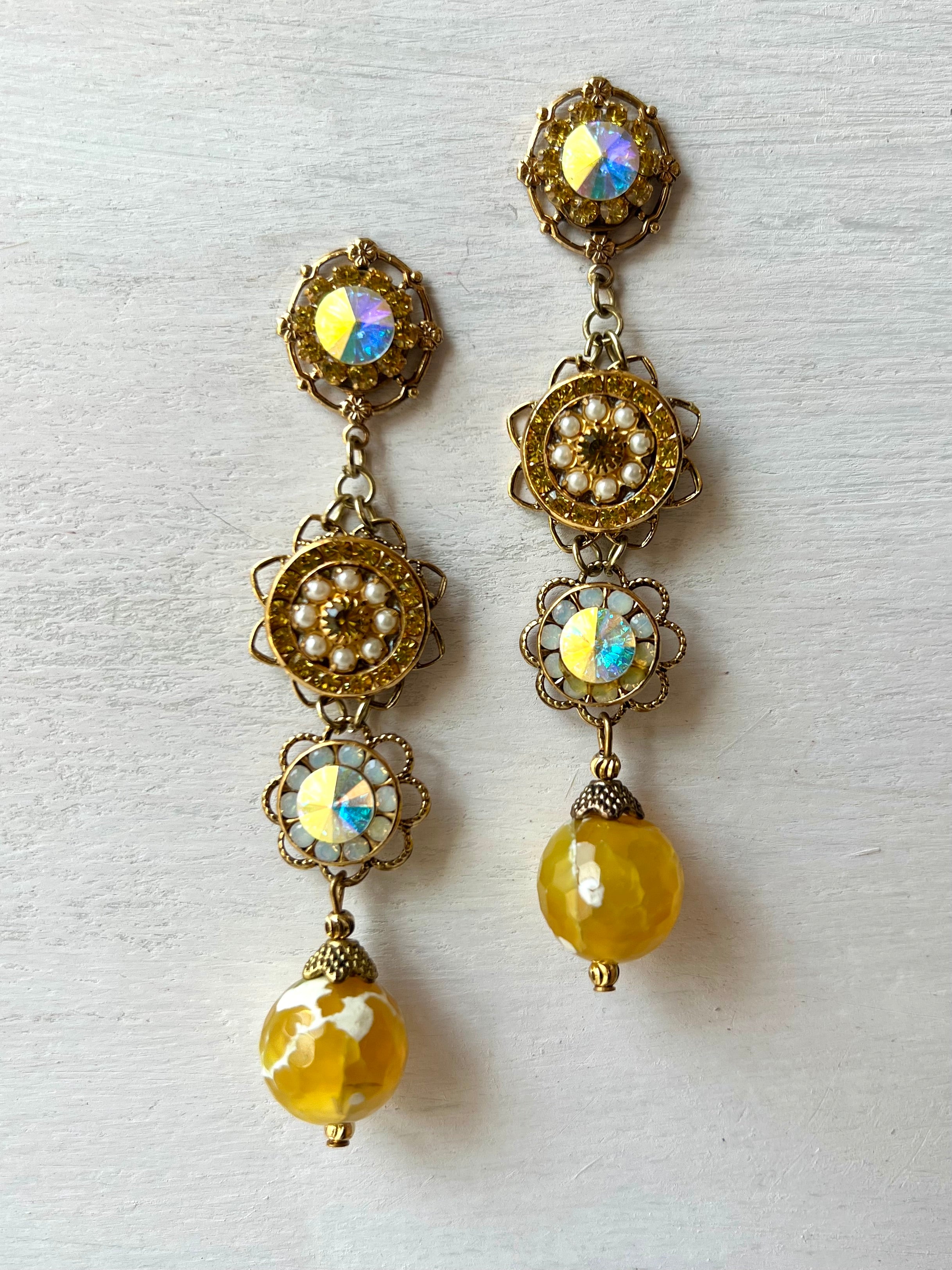 RGS-E041: Handcrafted Crystal Earrings