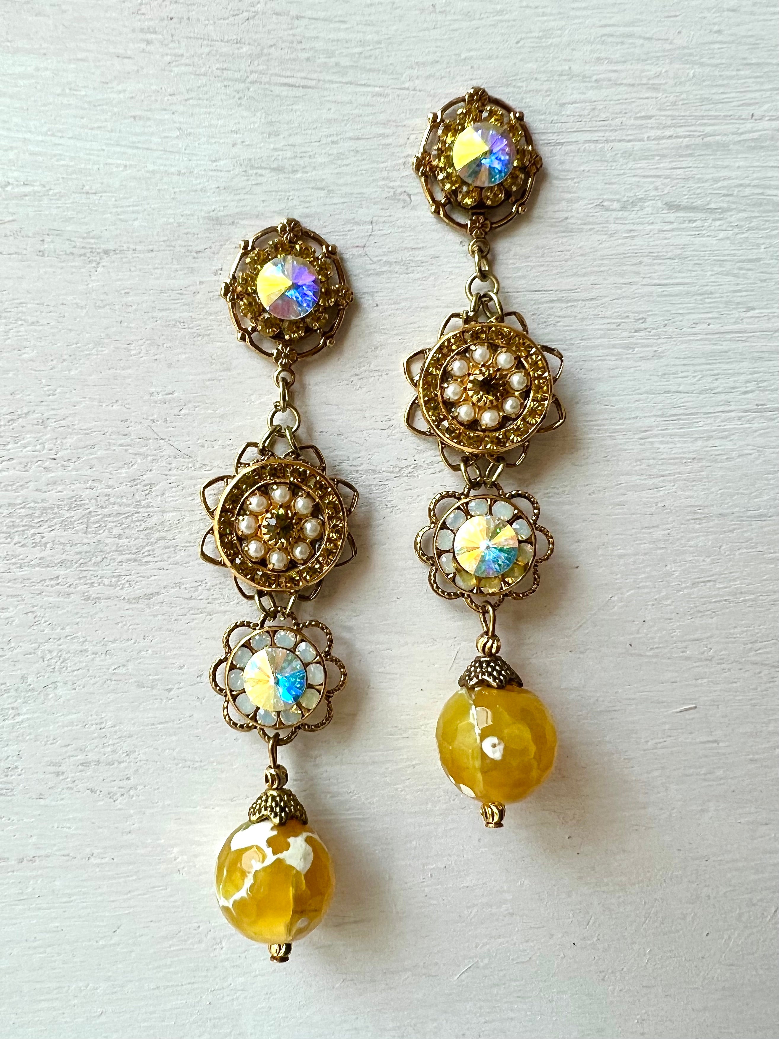 RGS-E041: Handcrafted Crystal Earrings