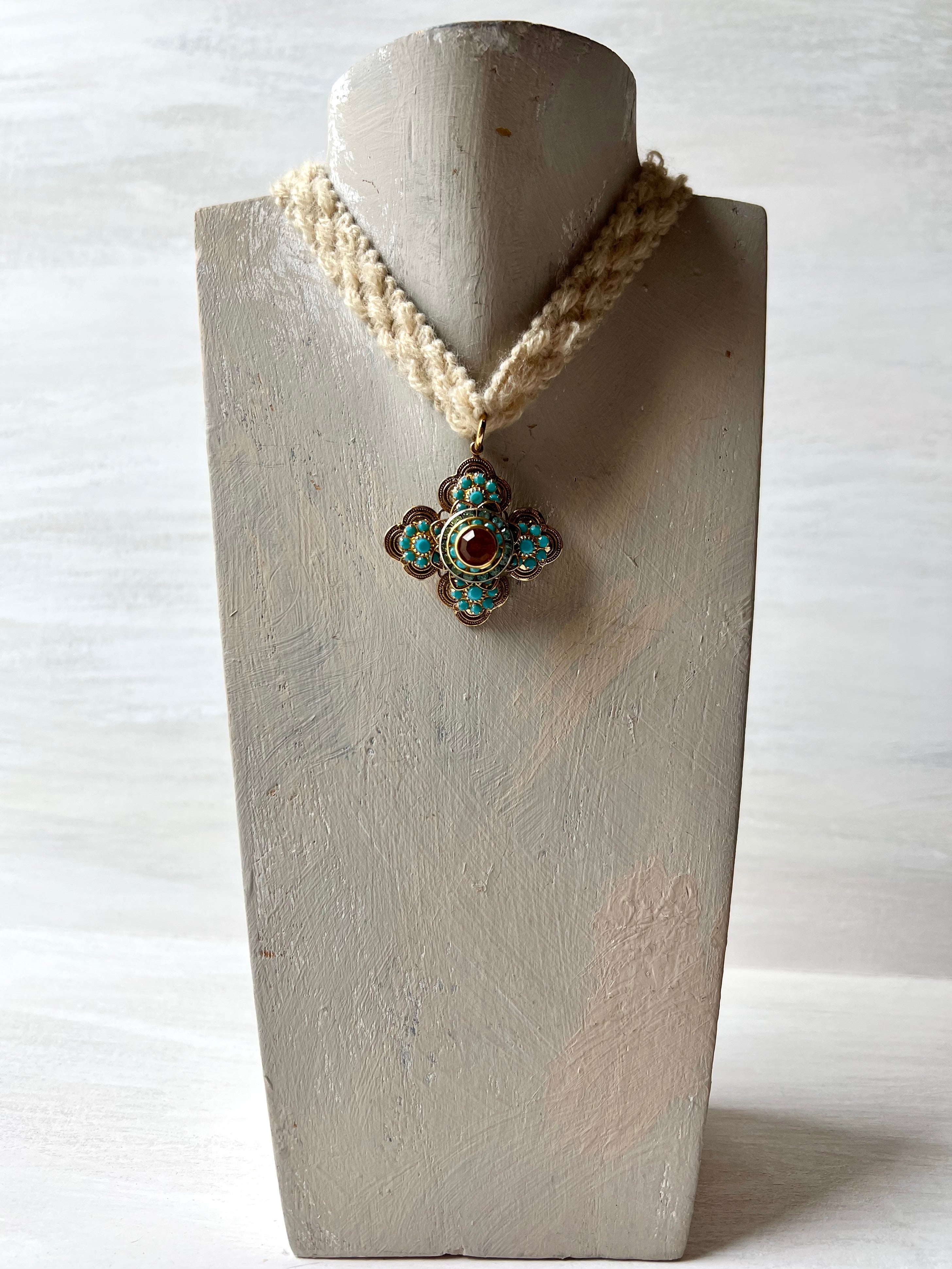 RGS-N048: Handcrafted  Turquoise Crystal Choker Ribbon Necklace