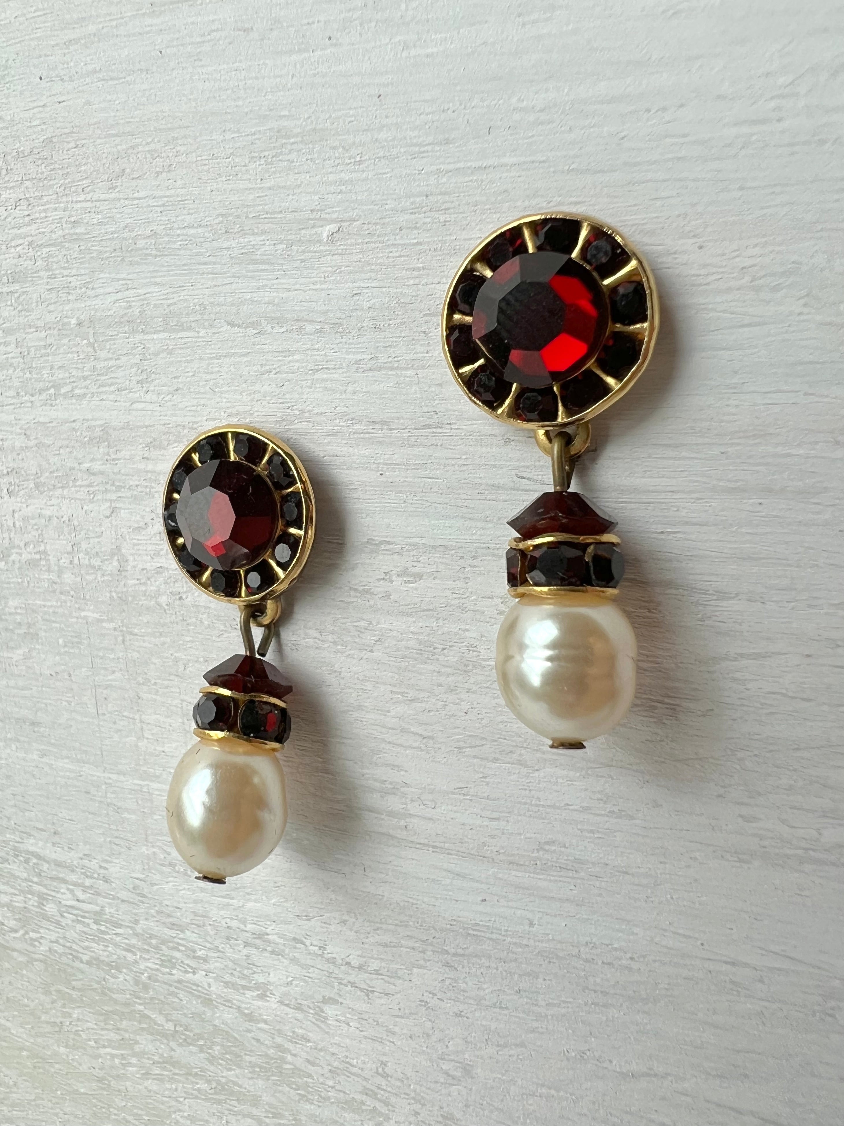 RGS-E068: Handcrafted Crystal & Pearl Earrings