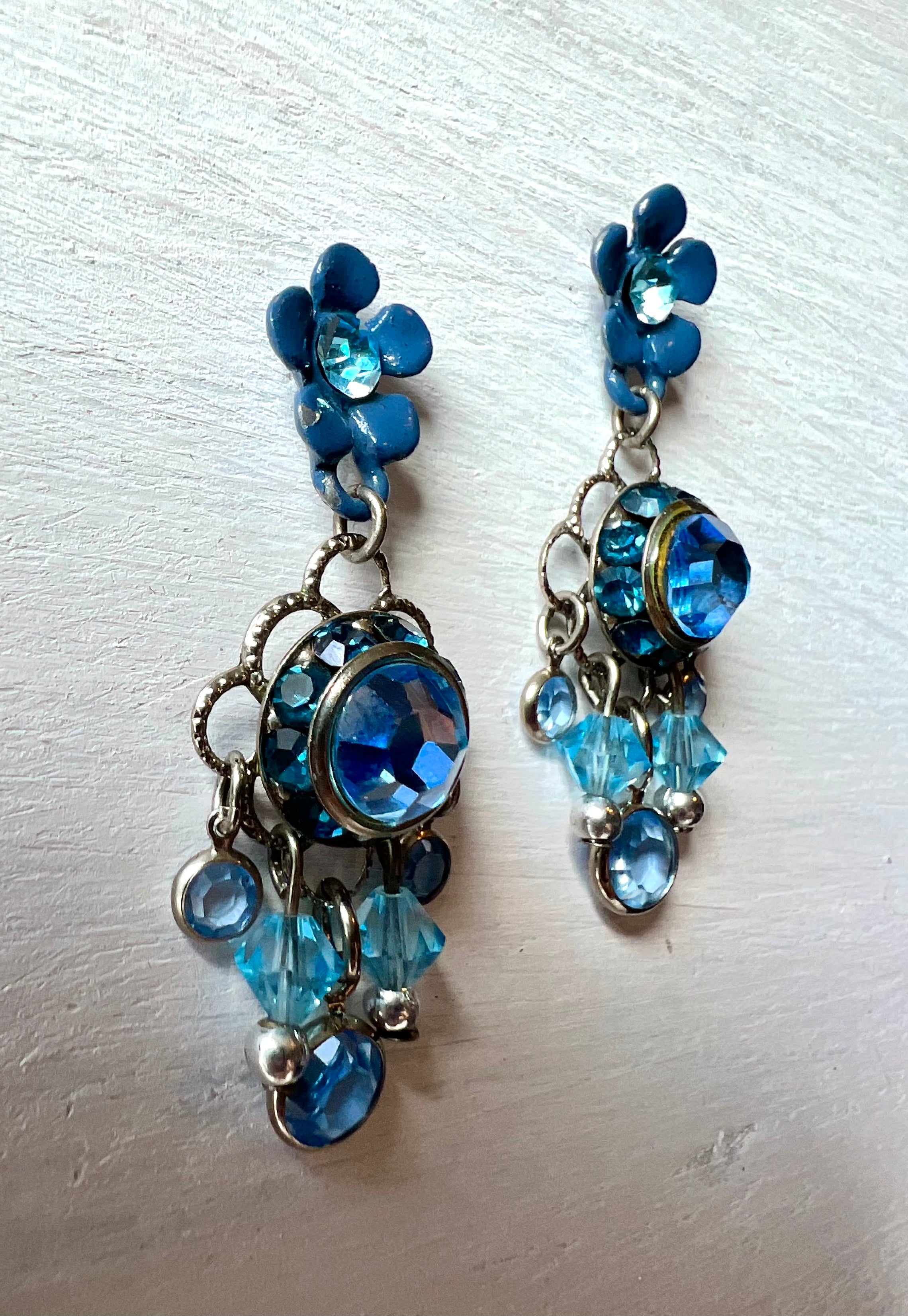 RGS-E044: Handcrafted Crystal Earrings