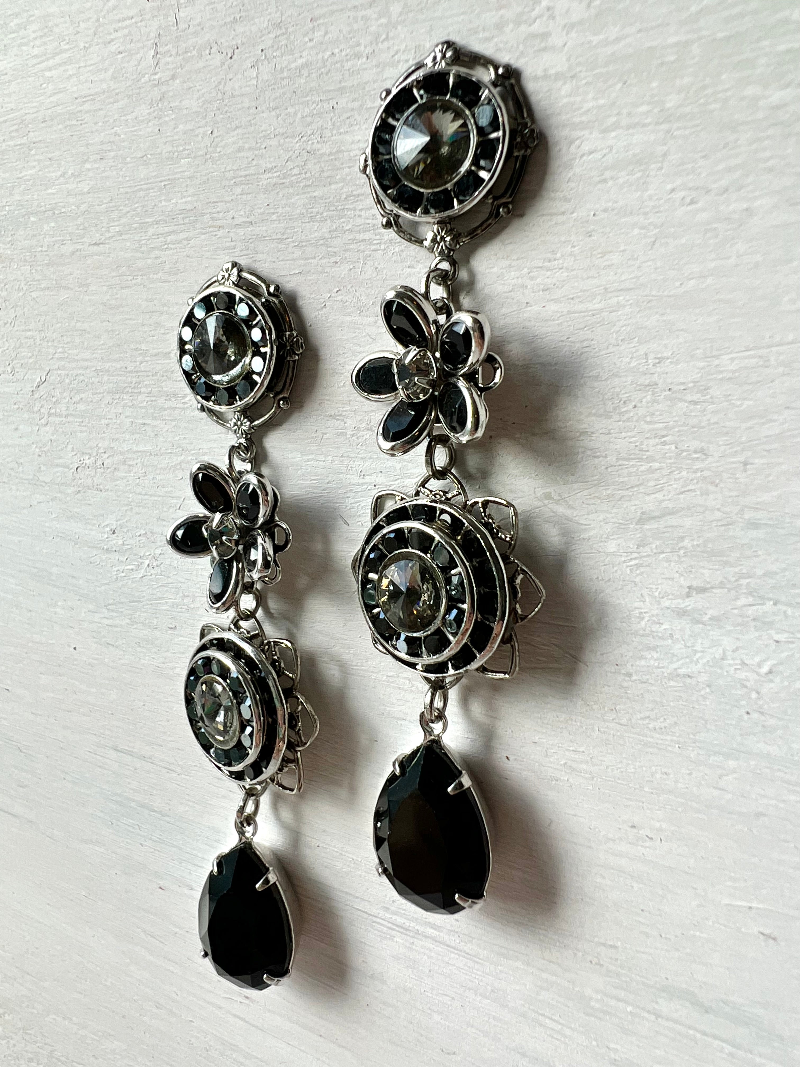 RGS-E052: Handcrafted Crystal Earrings