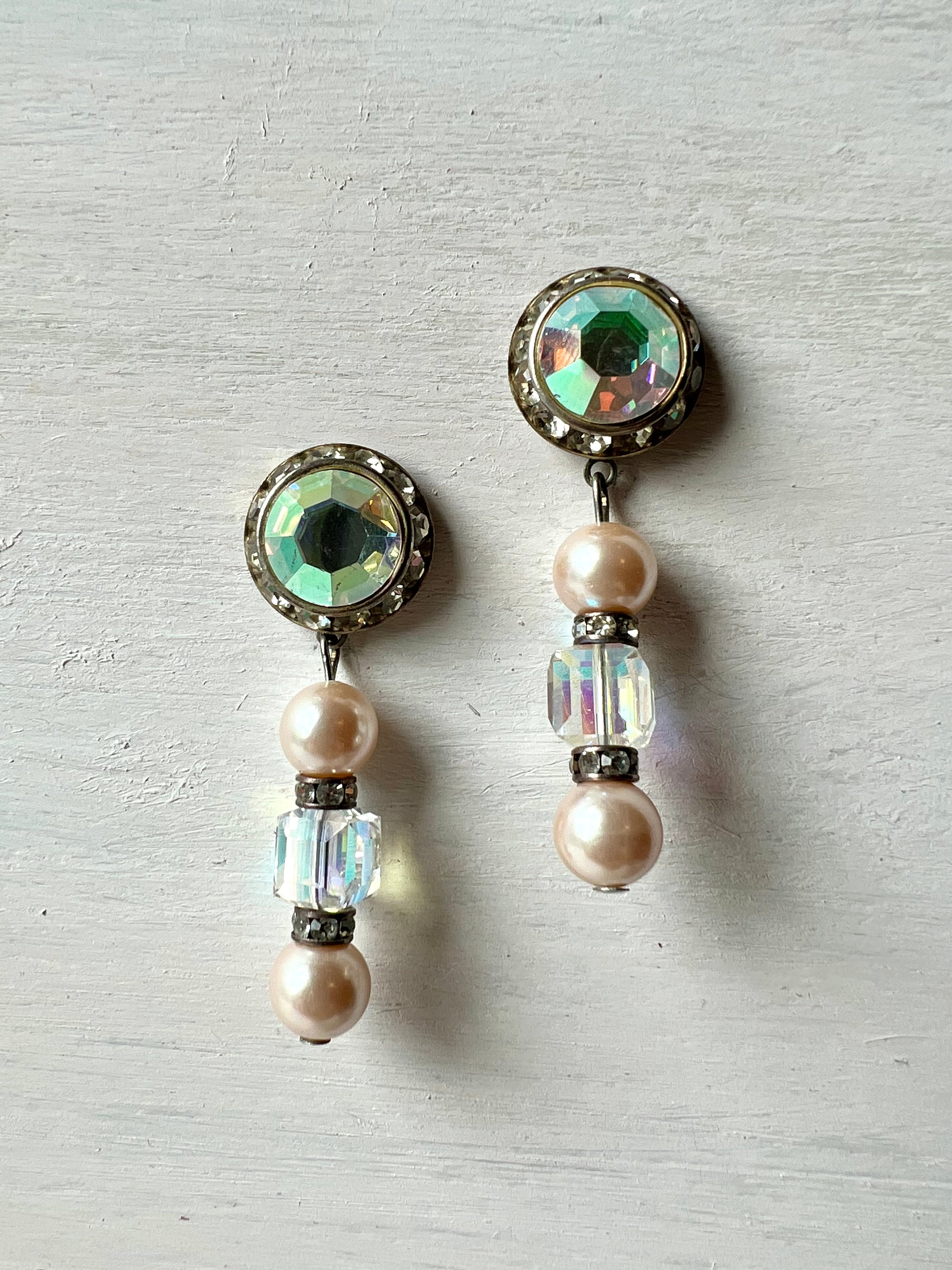 RGS-E057: Handcrafted Crystal & Pearl Earrings