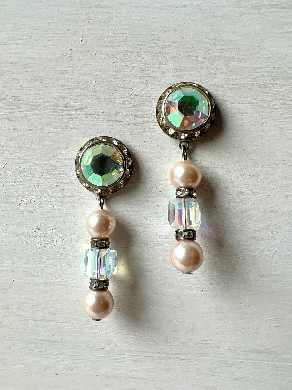 RGS-E057: Handcrafted Crystal & Pearl Earrings