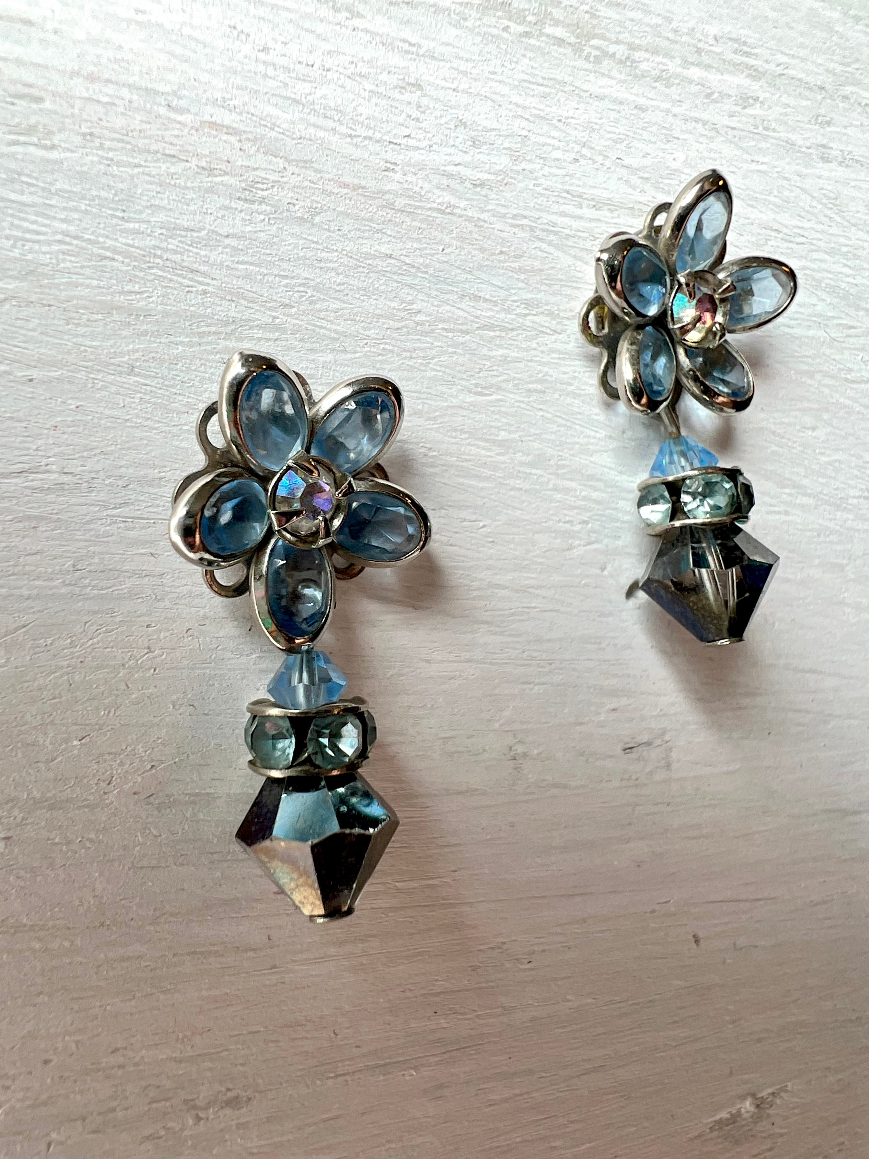 RGS-E077: Handcrafted Crystal Earrings
