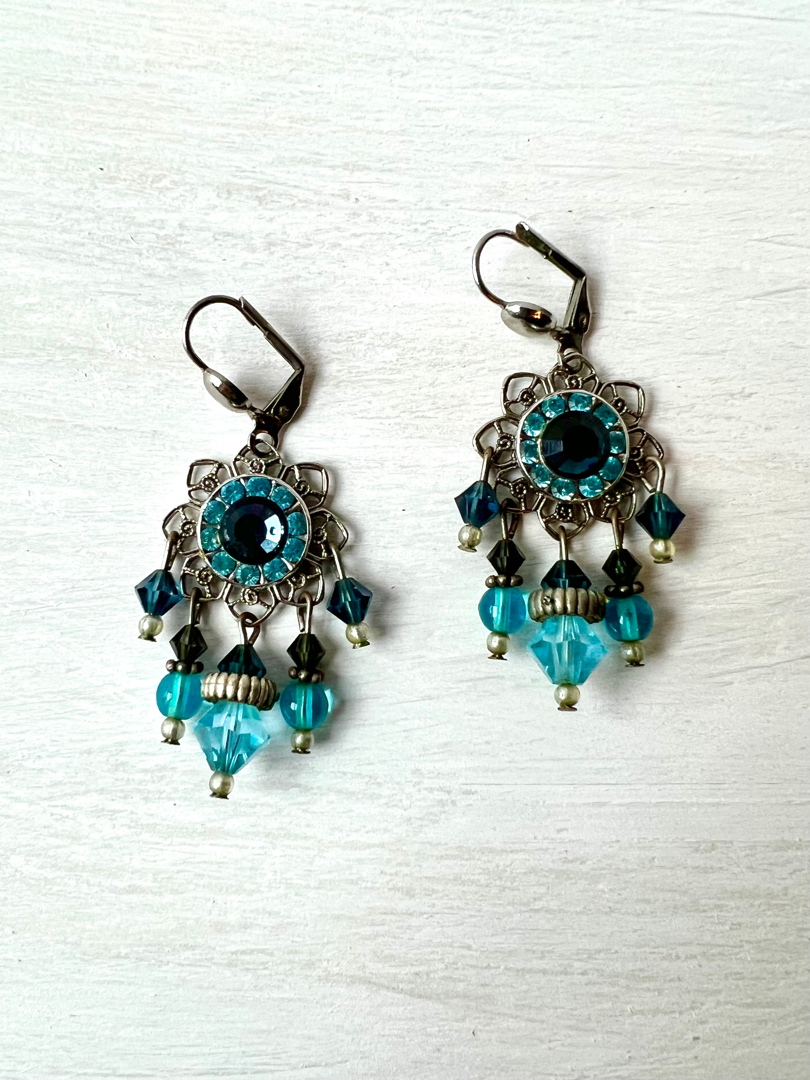 RGS-E043: Handcrafted Crystal Earrings