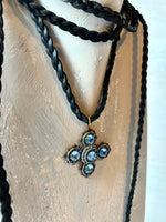 RGS-N044: Handcrafted Crystal Necklace