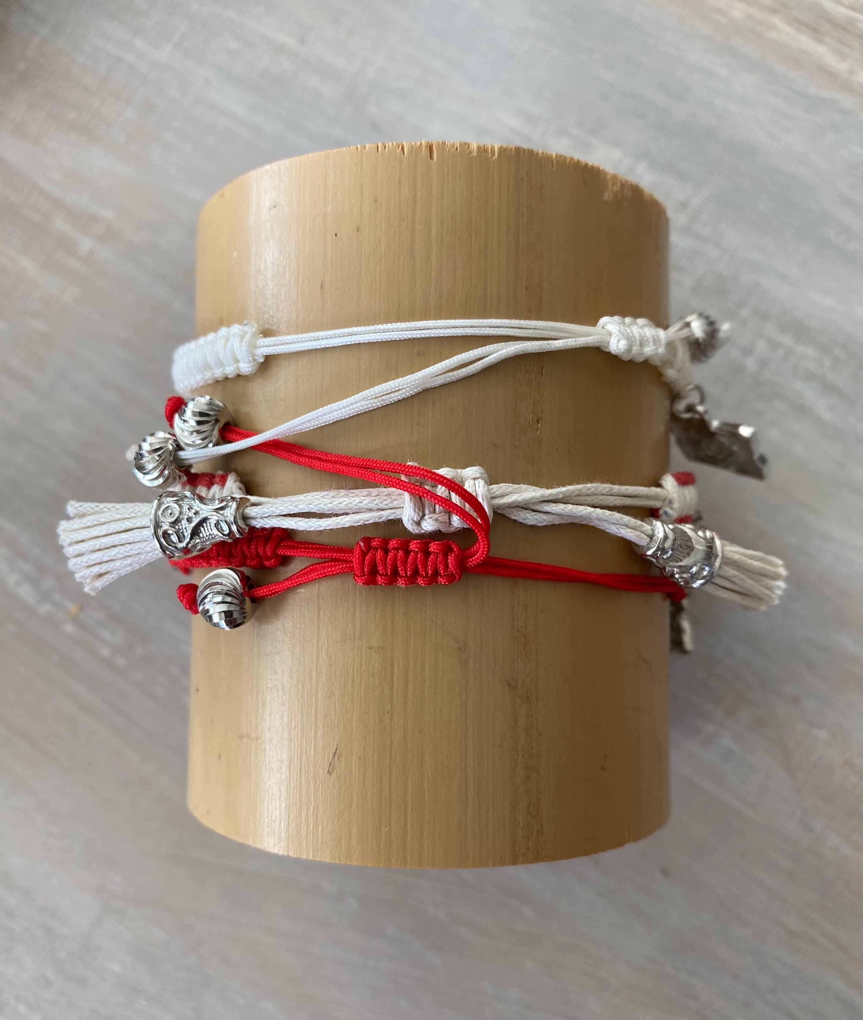 Game Day: Red & white - Macrame String Bracelet Set